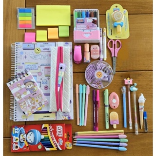110 ideias de Material escolar kawaii><  coisas de papelaria, materiais  escolares fofos, canetas fofas