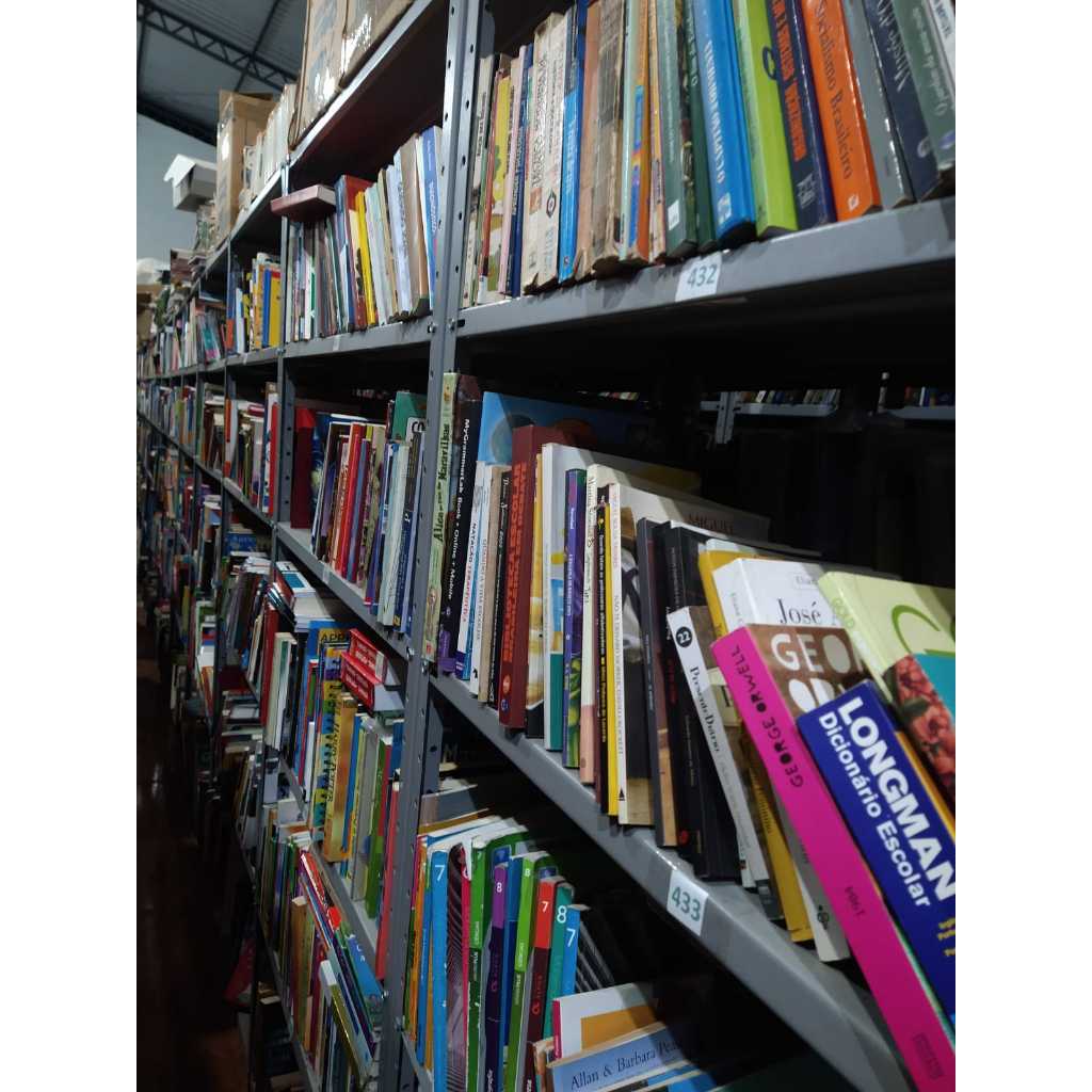 Lote com 50 livros Usados Variados sem Repetições