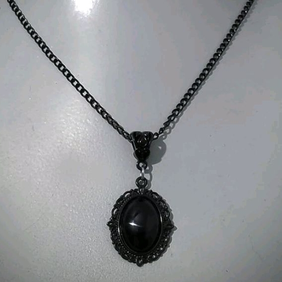 Colar preto com camafeu (Gótico/Vintage/Dark)