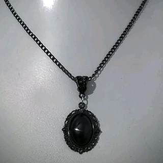Colar preto com camafeu (Gótico/Vintage/Dark)
