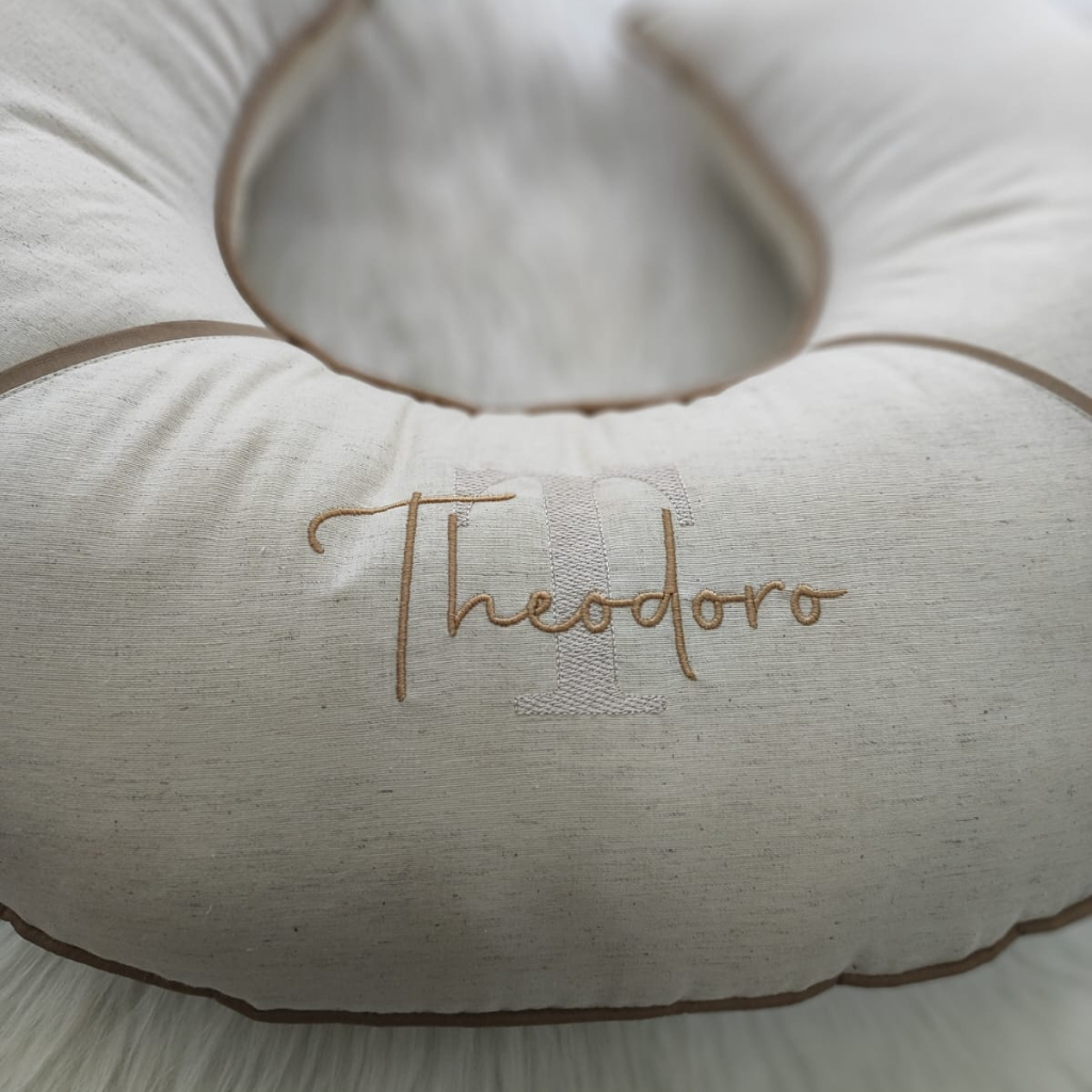 Almofada de Amamentação Bebê Conforto Enxoval Maternidade com capa removível personalizado nome do bebê