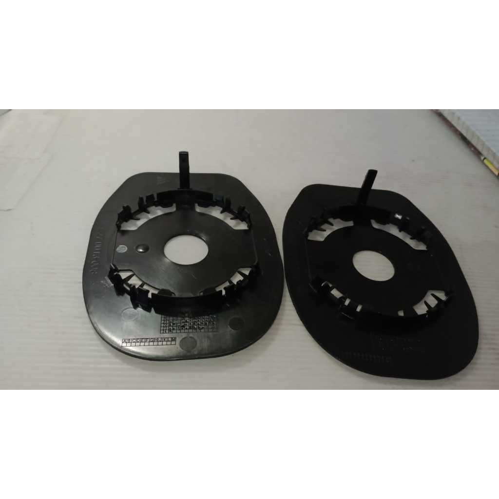 PAR DE SUPORTES BASE DA LENTE DO RETROVISOR UNIVERSAL - OVAL - MEDIDAS: 14,5 CMT X 11,0 CMT