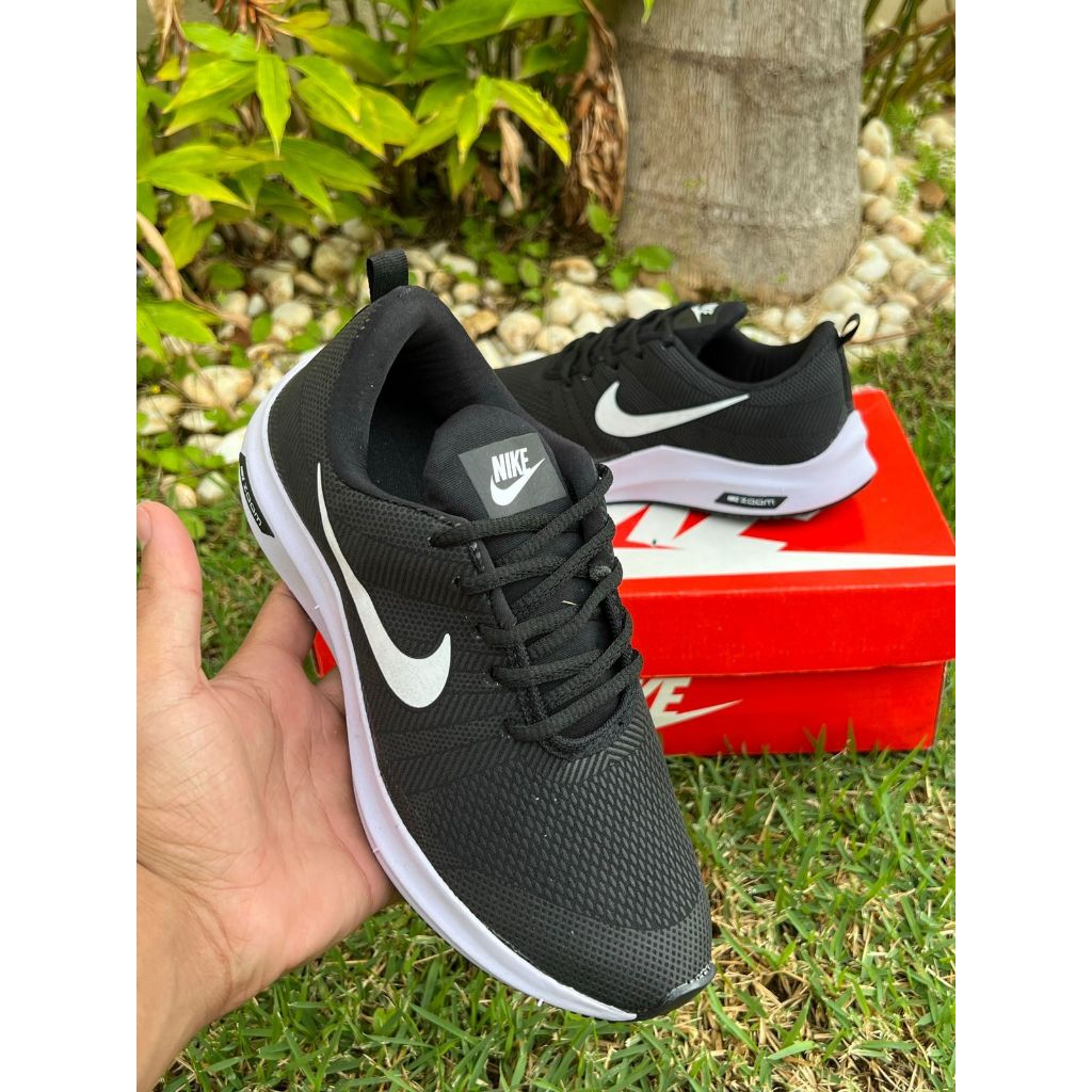 Tênis masculino preto branco tradicional zoom esportivo academia caminhada dia a dia lazer passeio