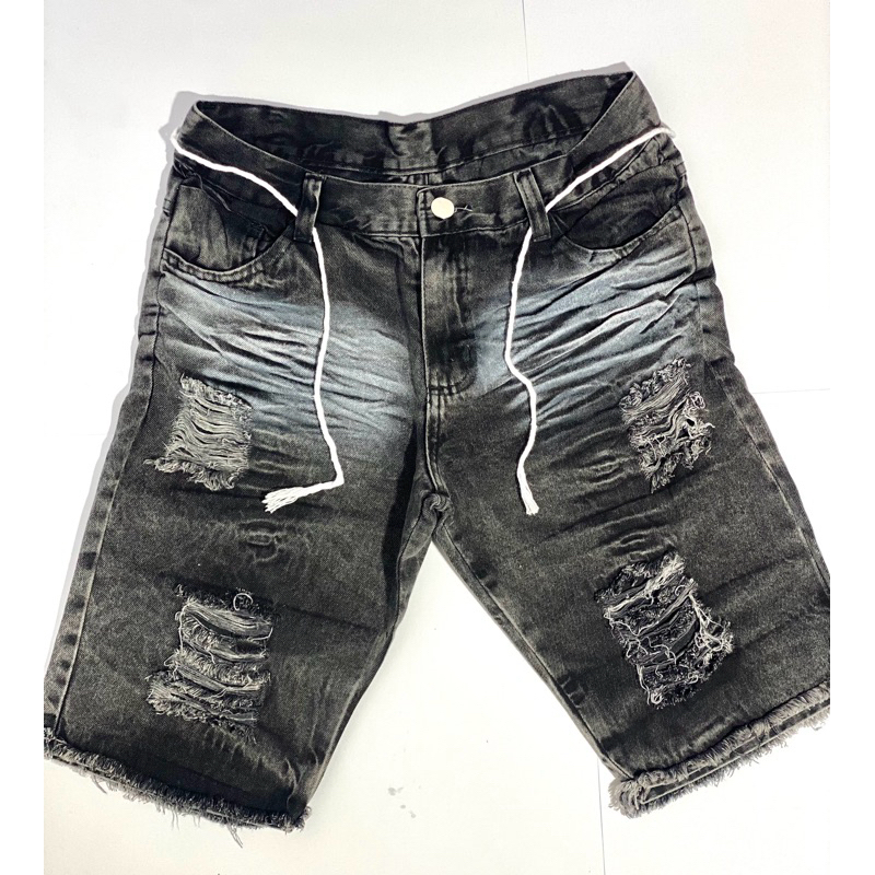 Bermuda Jeans Masculina Clara com Cordão Curta Destroyed Baixo