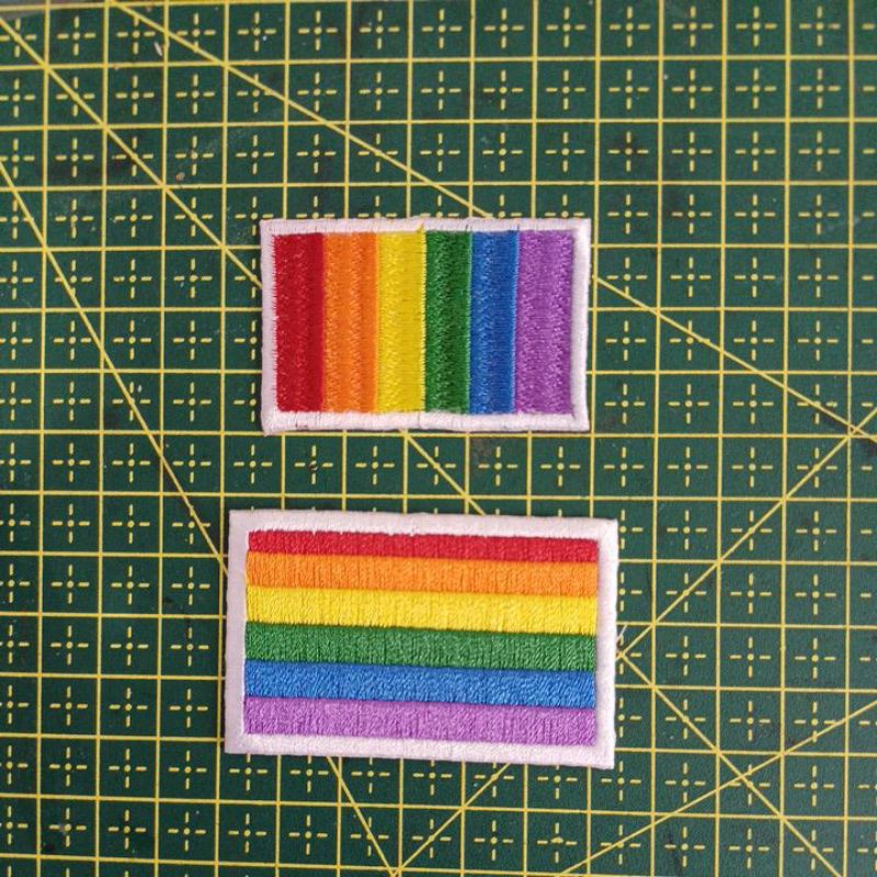 Patch bordado termocolante bandeira arco-íris