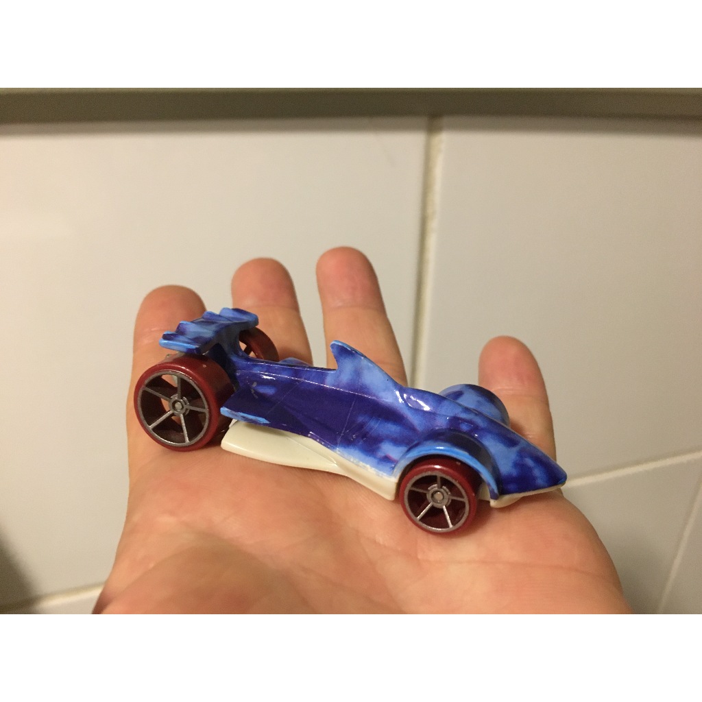 Hot wheels hot sale shark battle