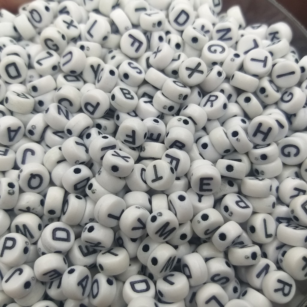 1000 Un (140g) Miçangas Passante Letras Alfabeto Branco