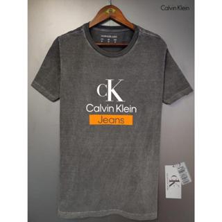 Camiseta Calvin Klein Lettering Assinatura Alto Relevo Masculino