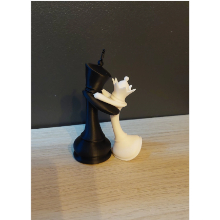 Peças de Xadrez Abraçadas - Rei e Rainha - Escultura Artesanal - Decoração Única para Amantes de Xadrez