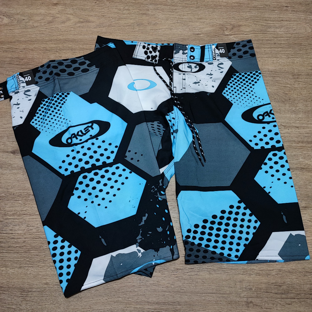 Bermuda Oakley Elastano Tactel Estampada Mod.06