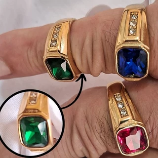 Anel masculino dourado em aço inox com pedras em zirconia