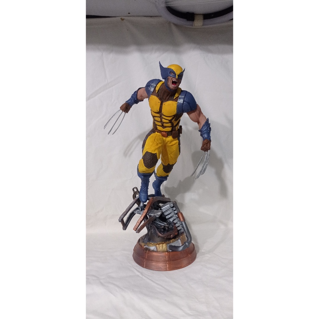 ACTION FIGURE WOLVERINE