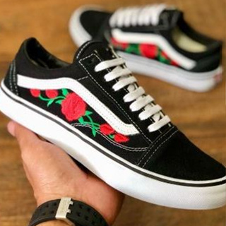 Tenis da vans hot sale preto com flor