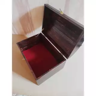 Relíquia do Tesouro: Baú Grande Pirata em Madeira Maciça Envelhecida! Com porta cadeado - Um Toque de Mistério na Decoração