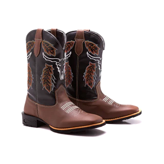 Bota texana masculina em couro legítimo, estilo country. Conforto, autenticidade e detalhes artesanais para um toque genuíno. Bordados, durabilidade e versatilidade em cada passo no melhor estilo country.