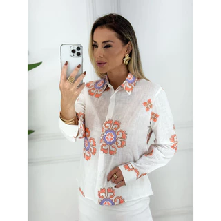 Camisa feminina de linho bordada flor