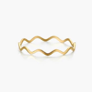 Anel Ondulado Minimalista Liso Dourado em Aço Inoxidável Feminino Delicado