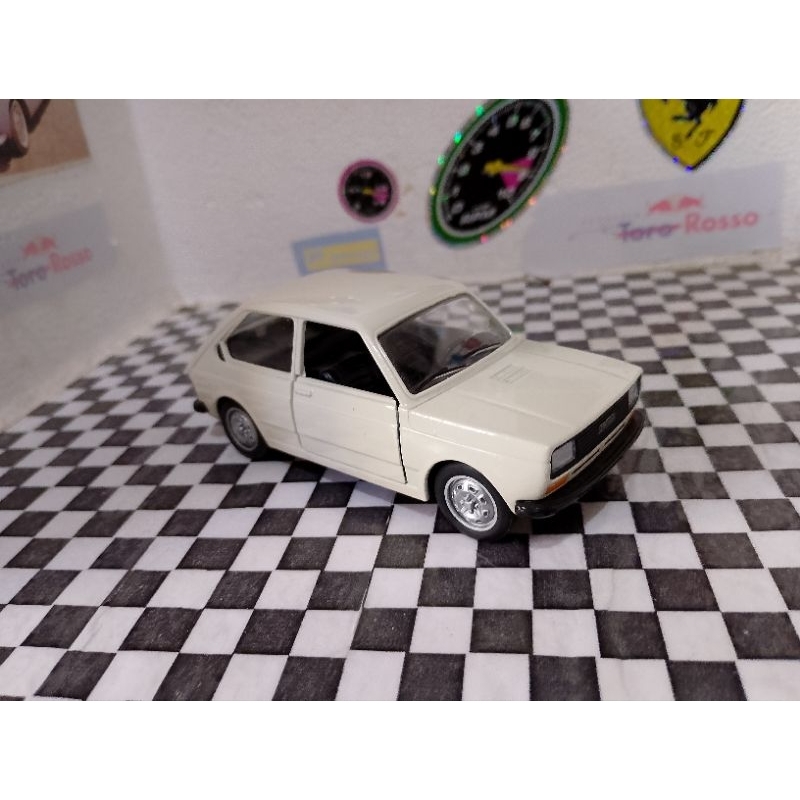 miniatura Fiat 147 sem embalagem