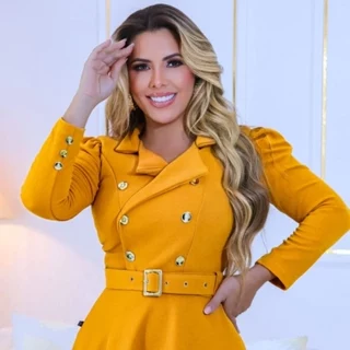 Vestido Senhorita Midi Manga Longa Moda Evangélica com gola Transpassada e Botões Dourados Fictícios