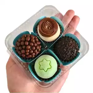 Kit 50/100 Embalagem Para Doces Bolos e Brigadeiro Quadrada S641