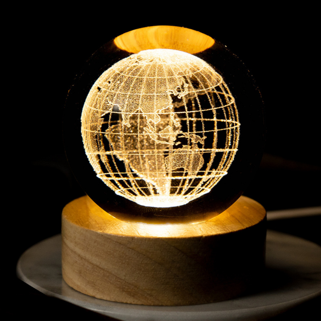 Luminária Cristal De Mesa Planeta Terra Galáxia Sistema Solar LED Base Madeira Enfeite Decorativo Casa