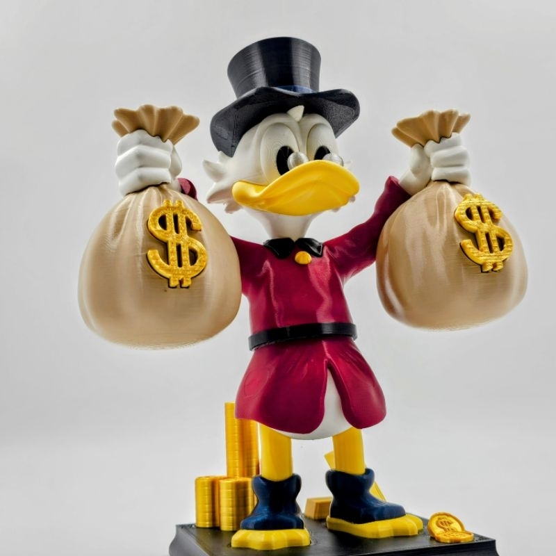 Tio Patinhas Segurando Sacos de Dinheiro 20cm: Tio Patinhas Muito Rico Action Figure Colecionável Presente