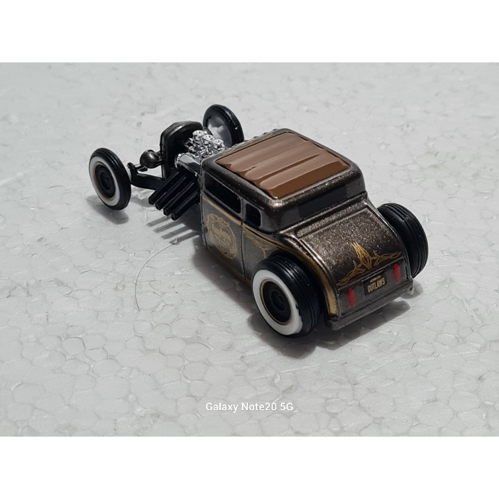 1929 FORD MODEL A HOT ROD PNEUS BORRACHA MAISTO 1:64 LOOSE
