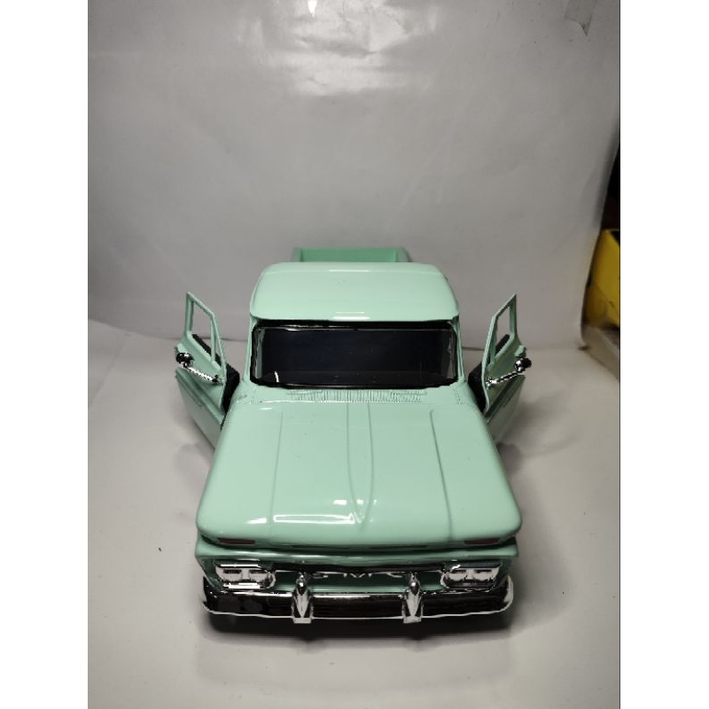Motor Max Motormax 1966 GMC C100 Fenderside 1/24 Gümüş Model Araba