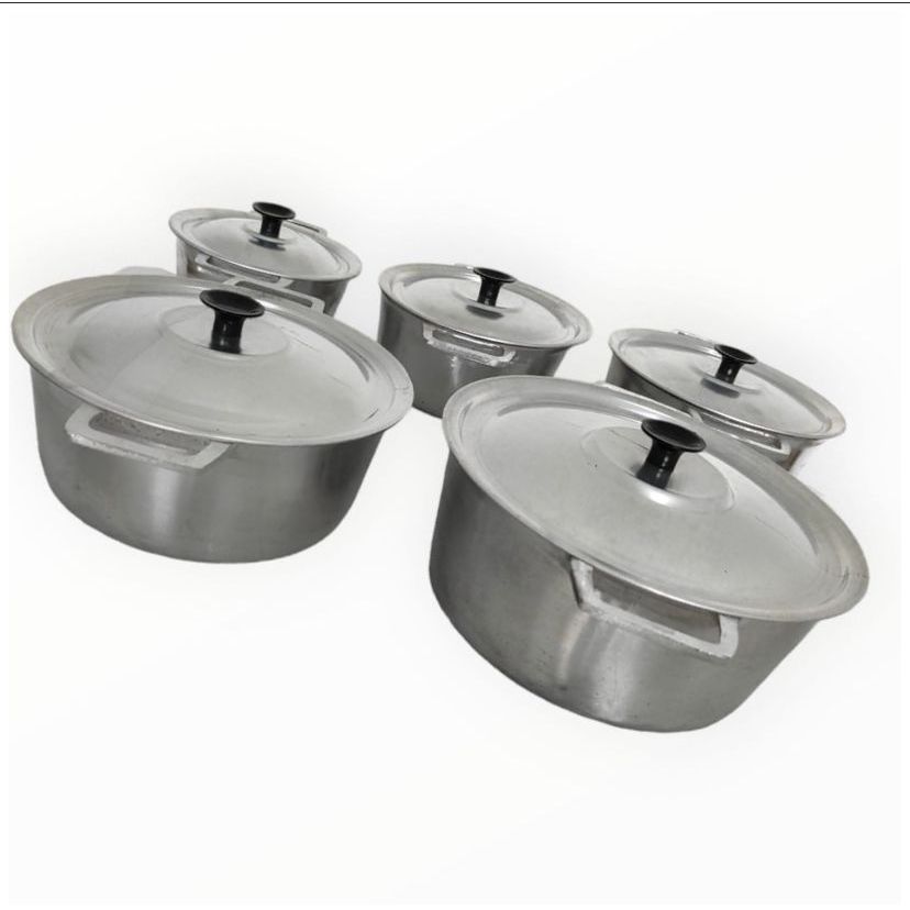 Jogo de Panelas Pesadas em Alumínio Fundido Baatido