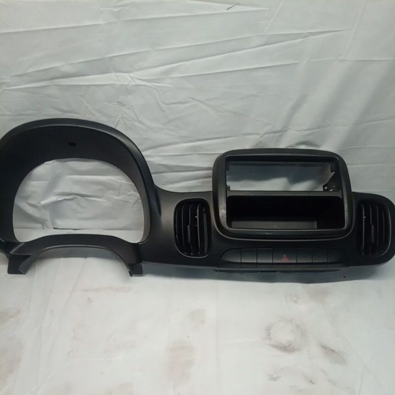Moldura painel central difusor de ar Fiat Mobi 16/20
