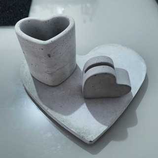 Conjunto Decorativo Love Mini Vaso e Porta Cartão com Base em Formato de Coração TK MALEOGA
