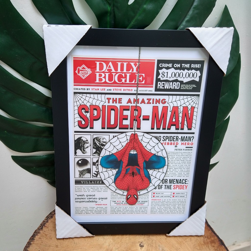 Quadro decorativo com moldura e vidro Homem Aranha Clarim diário quadrinho pôster geek vintage