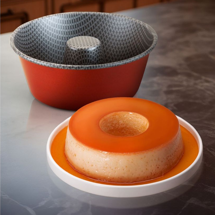 Forma De Bolo e Pudim Redonda Antiaderente 18cm Vermelha