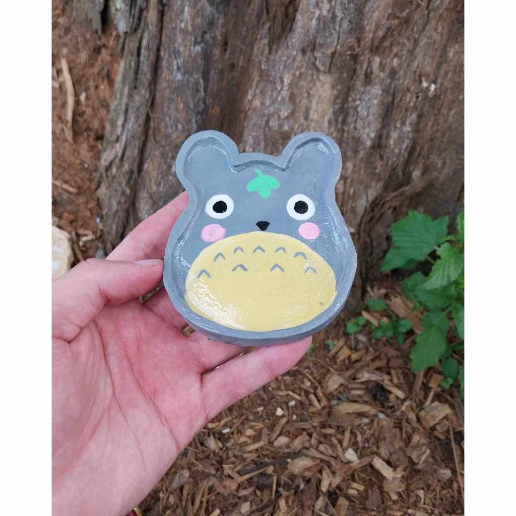 Pratinho guarda treco de cerâmica Totoro | Shopee Brasil