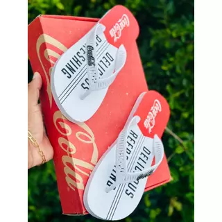 Chinelo Havaianas e Coca Cola Masculino Tira Larga Estampado Verão 2024