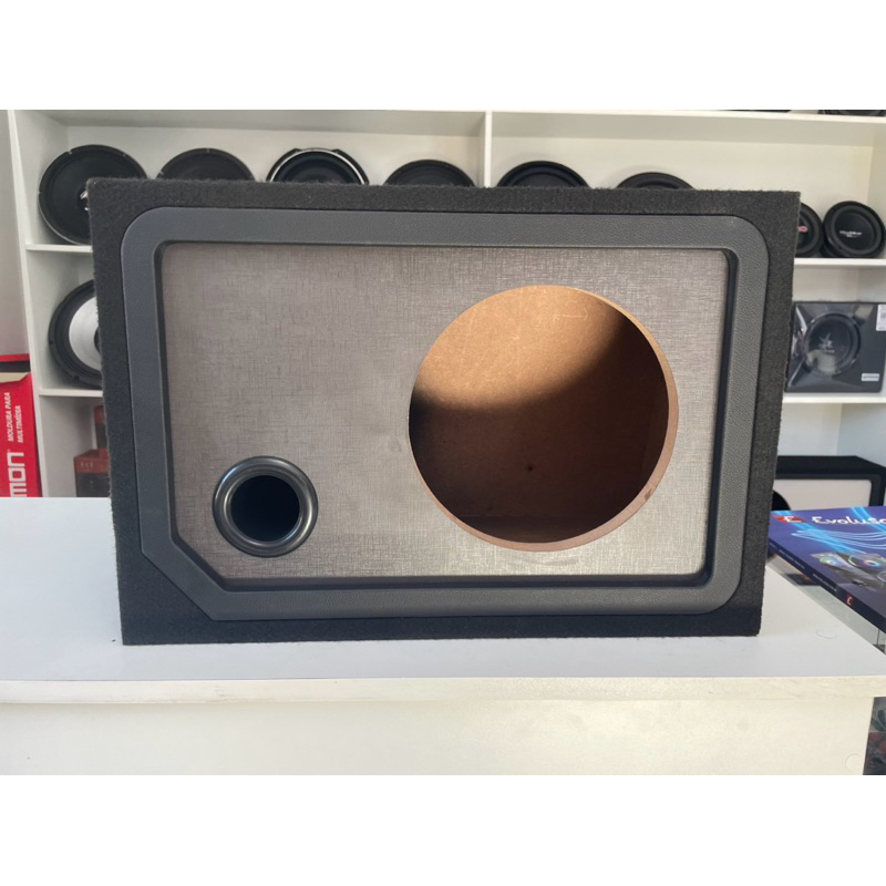 caixa som automotivo vazia sub 8 polegadas .