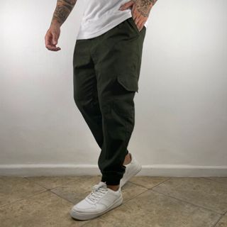 Calça Masculina Modelo Jogger Cargo Verde escuro Tecido Premium