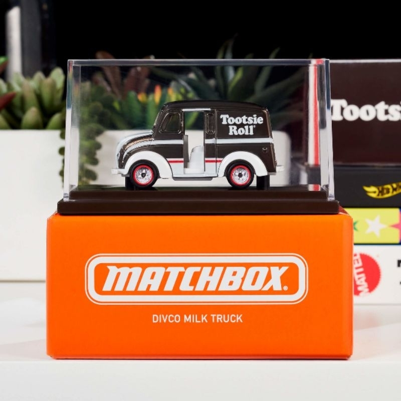 Matchbox RCL DIVCO MILK TRUCK