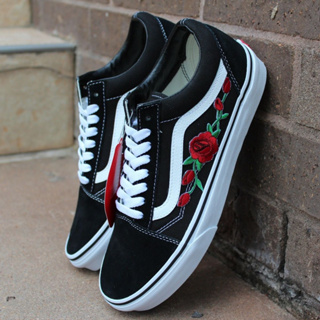 Vans preto hot sale com flor