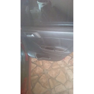 Moldura do vidro elétrico traseiro DIREITO GM Astra.