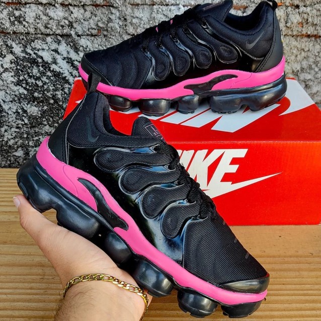 Nike vapormax plus store preto e rosa