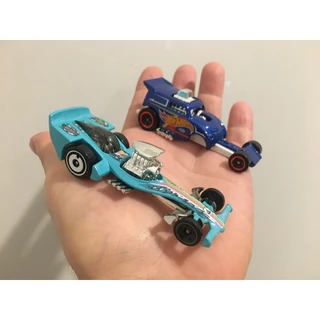 carros corrida Dragster arrancada Hot Wheels Altered Ego 2022 e MadFast 2023 T-hunt