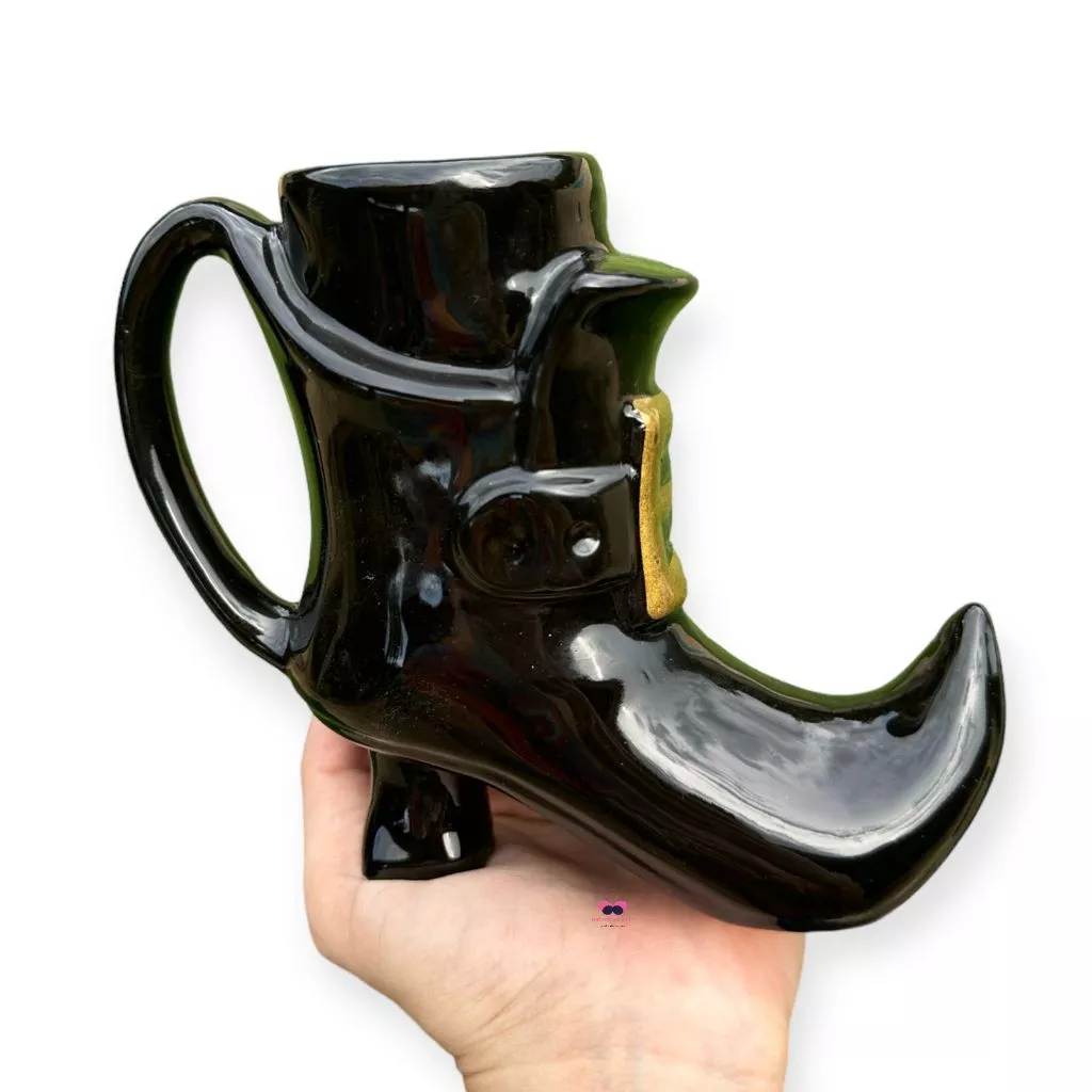 Caneca 3D Bota de Bruxa Halloween