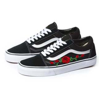 Tenis vans best sale feminino com flor