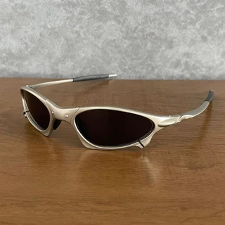 Óculos de Sol Penny Plasma prata lente preta black importado pinado
