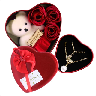 Conjunto Caixa De Presente Coração Em Metal Colar com Pingente e Ursinho Com Flores
