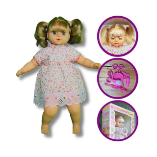 Boneca Com Corpo De Tecido Que Fala Tem Cabelo E Fecha Olhos