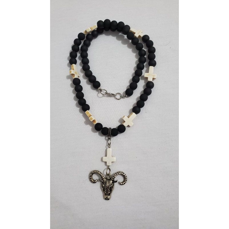 Colar contas cruz invertida pingente cabeça de cabra bode