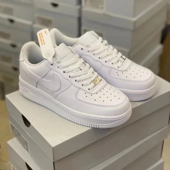 Tênis Nike Air Force 1 '07 AF1/LV8 White Premium Unissex o Academia - Melhor Preço !