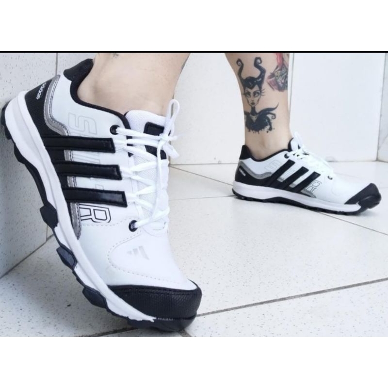 Tênis caminhada masculino esportivo terrex Swift.